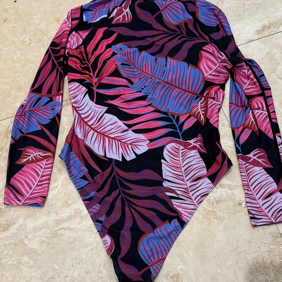 SPRTY Women L/S Tropical Leaf Print One-piece Swimsuit--Rashguard-Surf -Sz. XL - Picture 4 of 9
